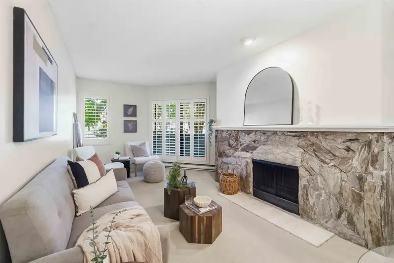 202 1476 W 10TH AVENUE - photo 1 of 31