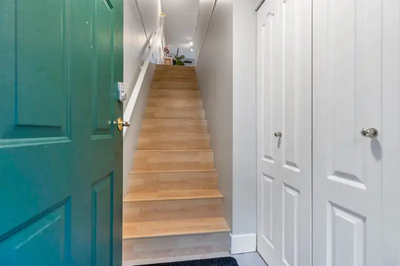 74 1561 BOOTH AVENUE - photo 3 of 34