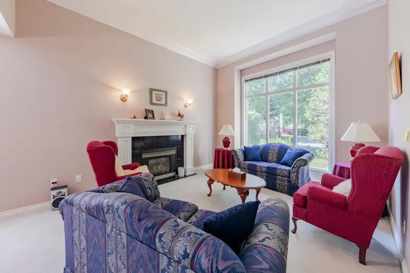 4308 209 STREET - photo 4 of 16