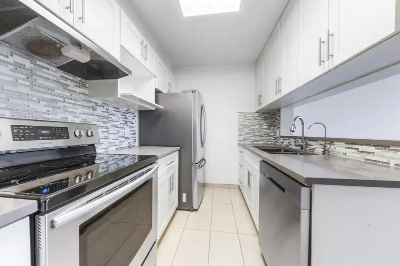 408 4160 ALBERT STREET - photo 4 of 29