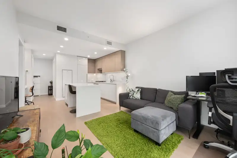 1301 2186 GILMORE AVENUE - photo 2 of 30