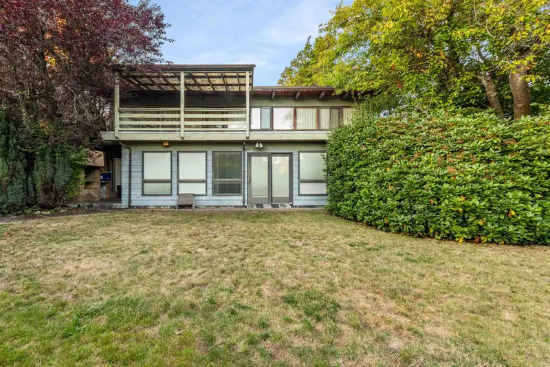 756 W 53 AVENUE - photo 2 of 40