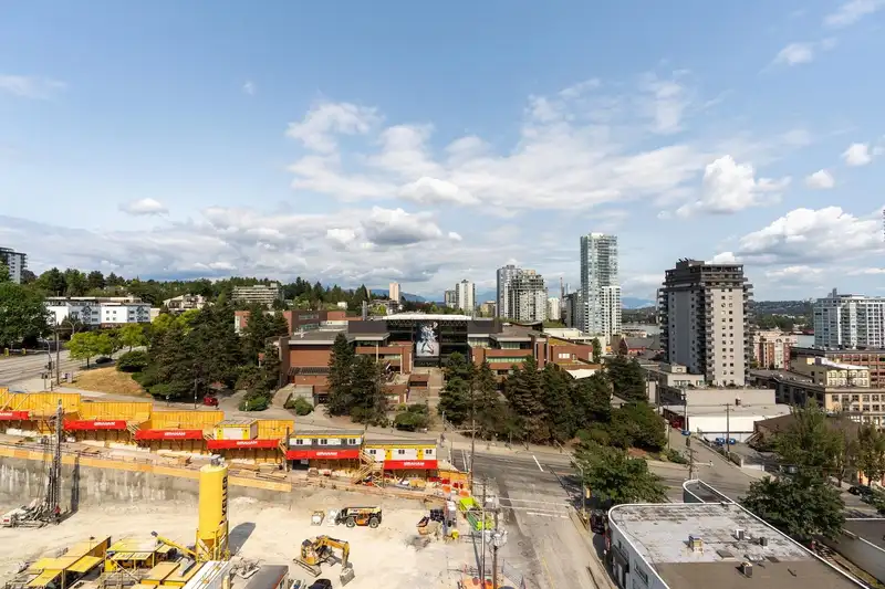 1306 813 AGNES STREET - photo 2 of 5