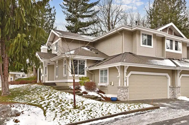 19 35253 CAMDEN COURT - photo 1 of 29
