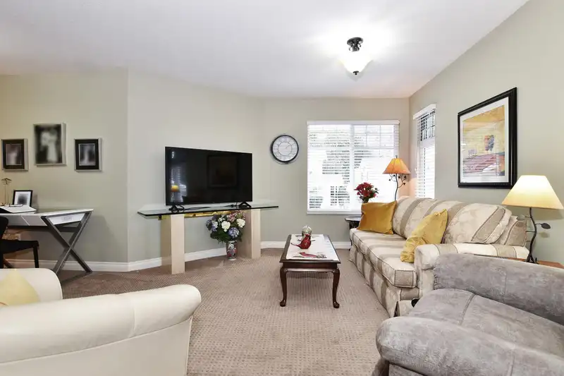 19 35253 CAMDEN COURT - photo 4 of 29