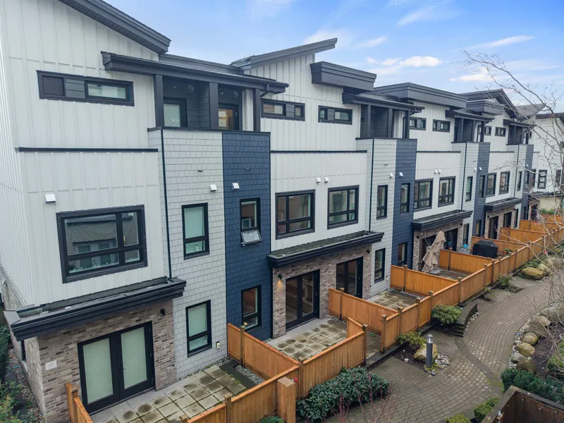 137 535 E 2ND STREET - photo 2 of 25