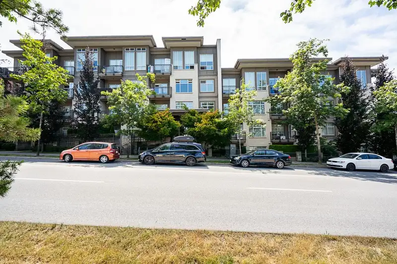 311 13468 KING GEORGE BOULEVARD - photo 1 of 30
