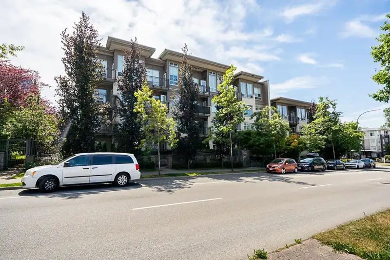 311 13468 KING GEORGE BOULEVARD - photo 2 of 30