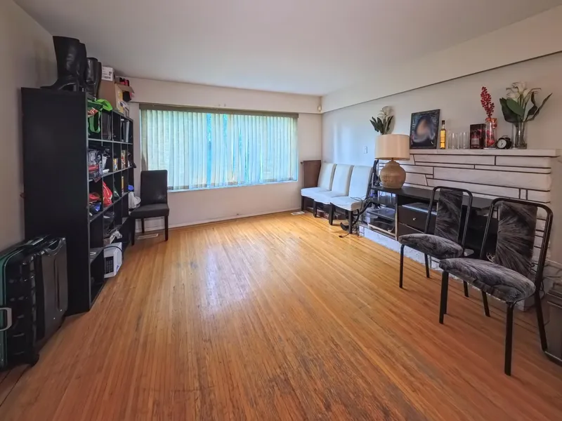 6174 TYNE STREET - photo 3 of 9