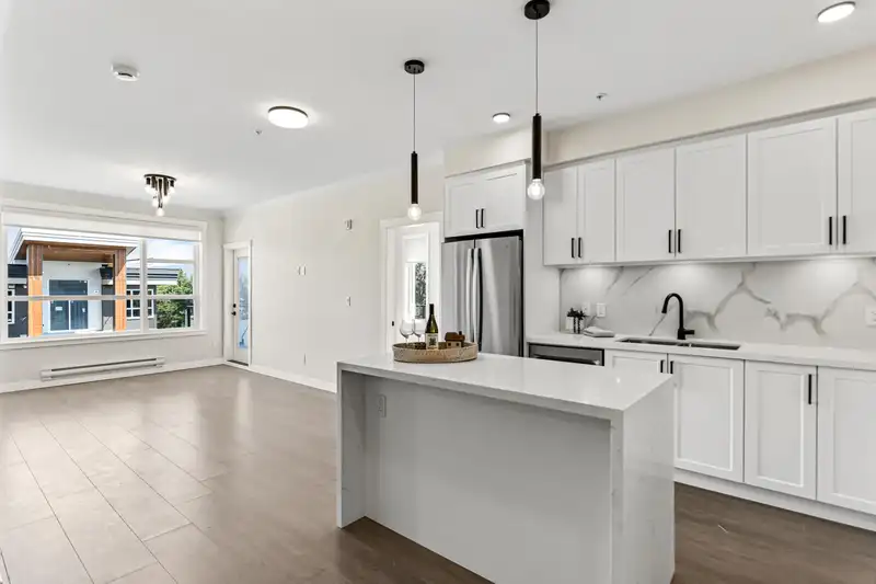 501 12109 223 STREET - photo 2 of 40