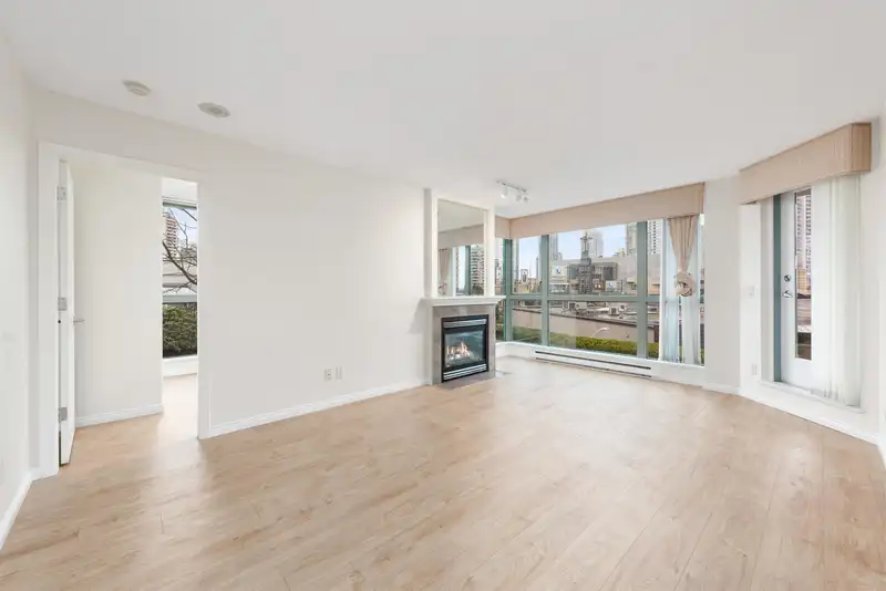 305 4788 HAZEL STREET - photo 2 of 36