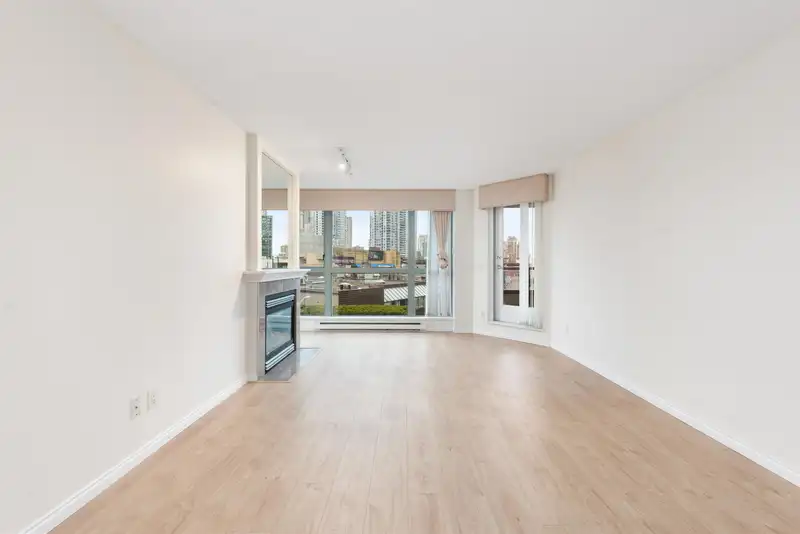 305 4788 HAZEL STREET - photo 3 of 36
