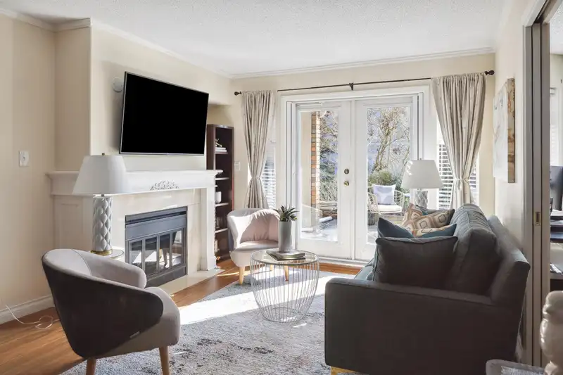 104 67 MINER STREET - photo 4 of 39
