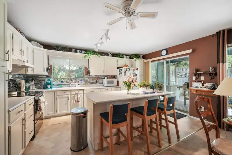 6027 192 STREET - photo 4 of 40