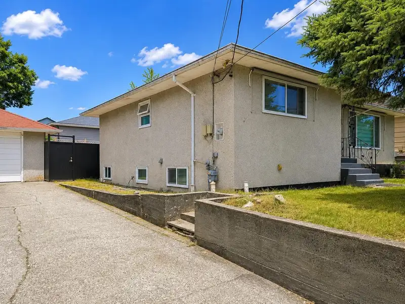 1309 EDINBURGH STREET - photo 2 of 4