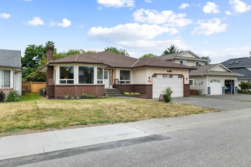 7601 SAPPHIRE DRIVE - photo 2 of 38