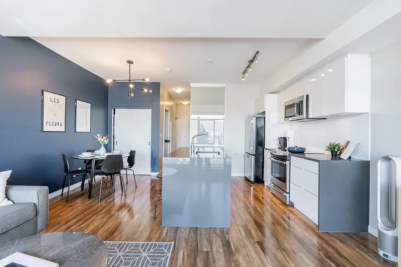 622 289 E 6TH AVENUE - photo 4 of 22