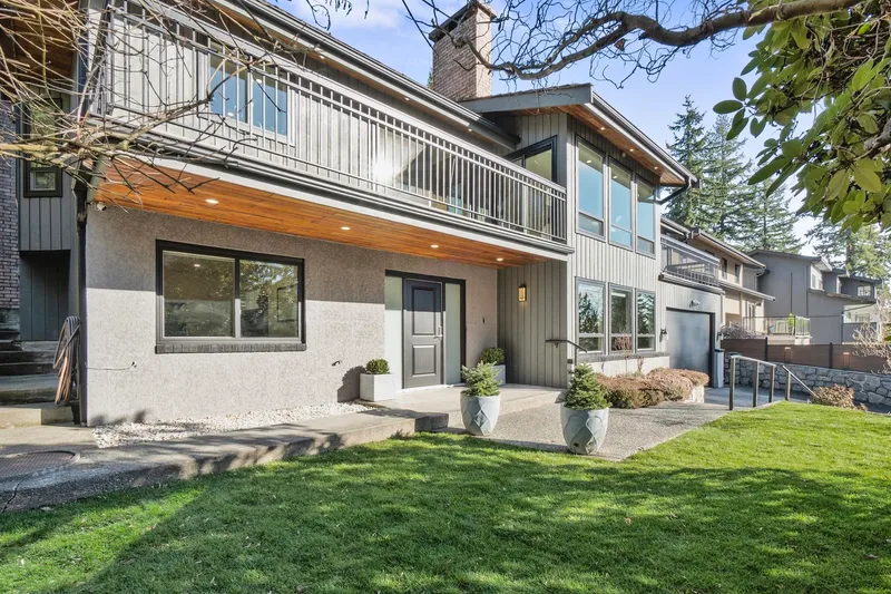 284 MONTROYAL BOULEVARD - photo 2 of 25