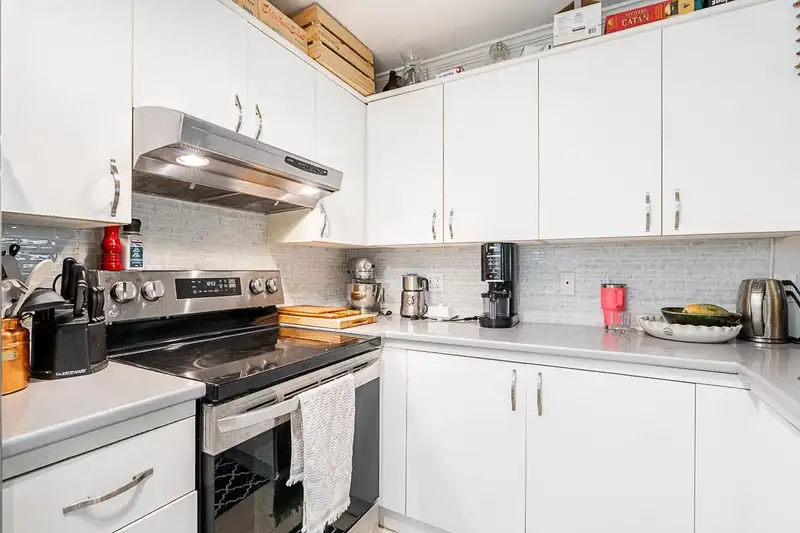 203 2250 W 3RD AVENUE - photo 4 of 30