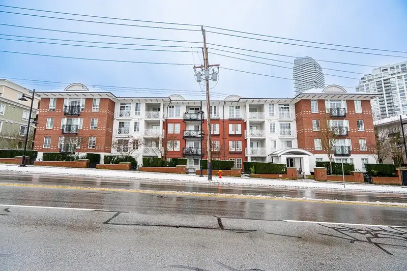 213 618 COMO LAKE AVENUE - photo 2 of 25