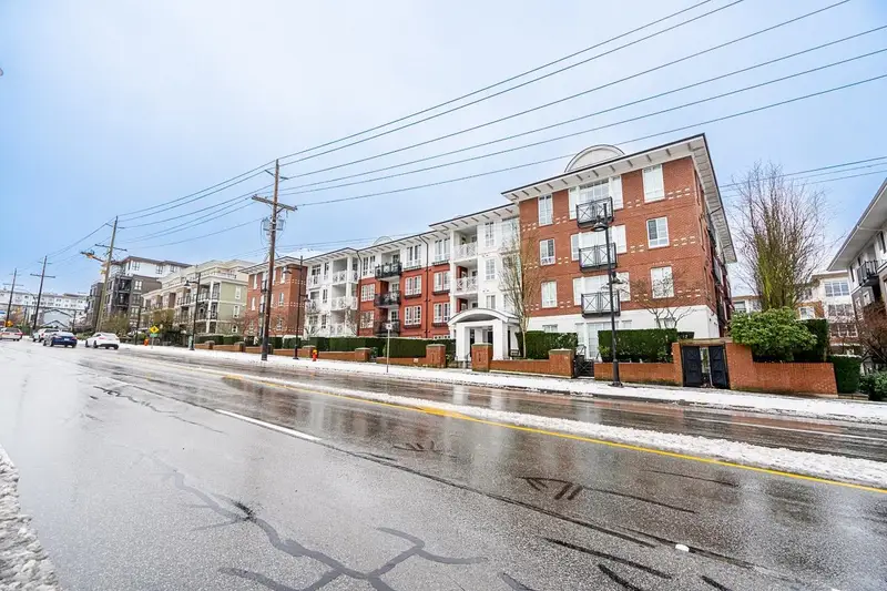 213 618 COMO LAKE AVENUE - photo 3 of 25