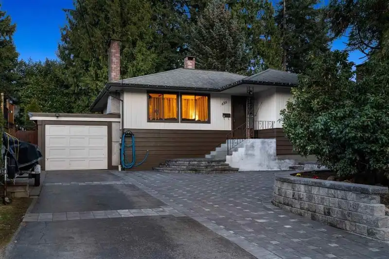 838 DUNDONALD DRIVE - photo 2 of 39