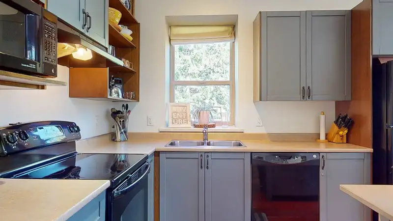 13555 LEE ROAD - photo 3 of 38
