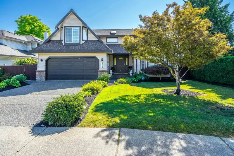 8660 162 STREET - photo 1 of 39