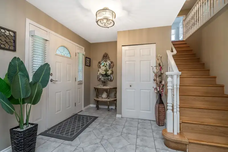 8660 162 STREET - photo 2 of 39