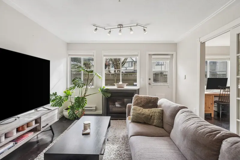 53 19034 MCMYN ROAD - photo 2 of 19