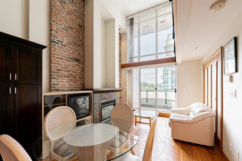 412 10 RENAISSANCE SQUARE - photo 1 of 25