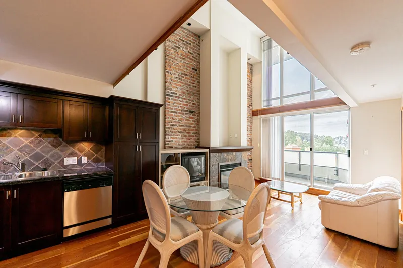 412 10 RENAISSANCE SQUARE - photo 3 of 25