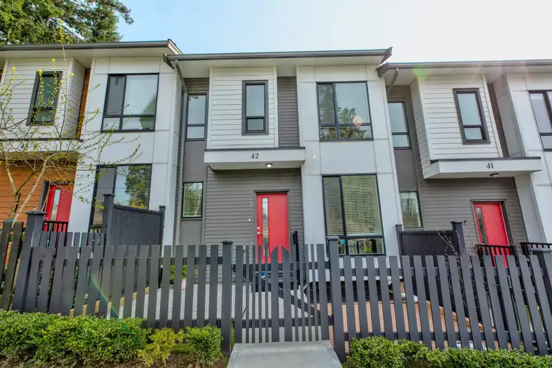 42 16433 19 AVENUE - photo 1 of 38