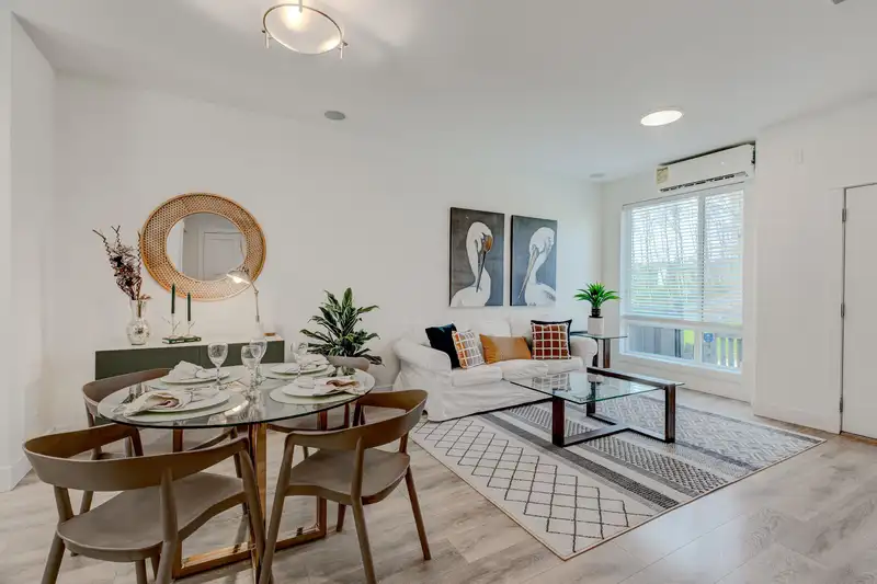 42 16433 19 AVENUE - photo 4 of 38