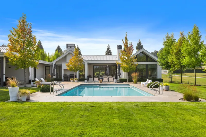 29091 TAMARIC AVENUE - photo 1 of 25