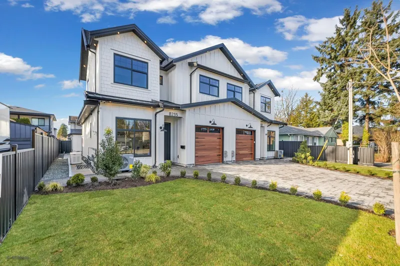 8237 110 STREET - photo 3 of 25