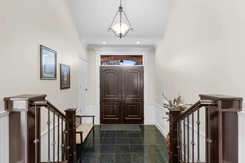 14225 69A AVENUE - photo 2 of 25