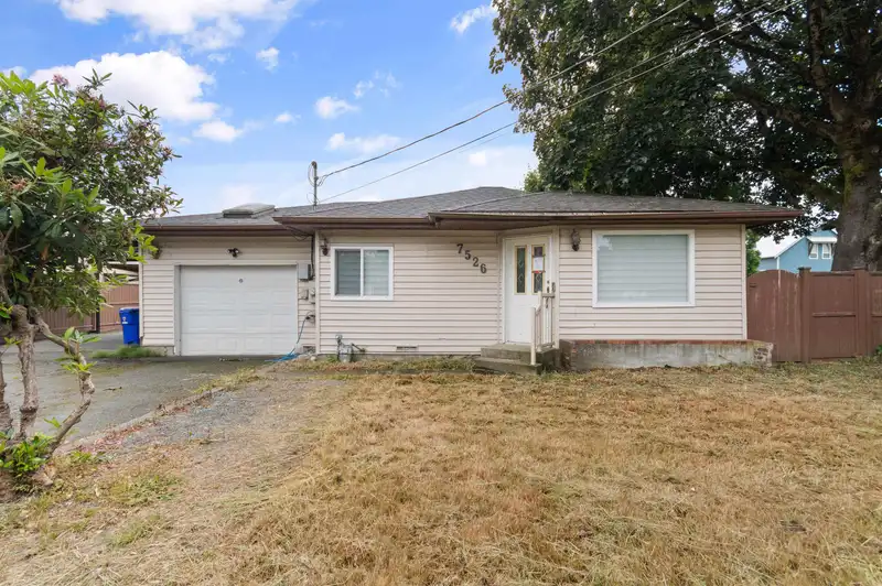 7526 LICKMAN ROAD - photo 1 of 40
