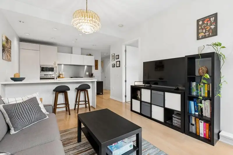 403 181 W 1ST AVENUE - photo 2 of 27