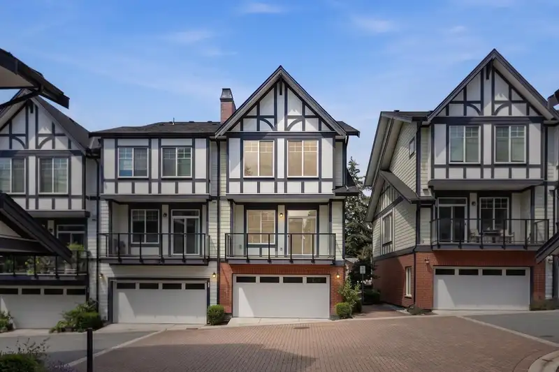17 11188 72 AVENUE - photo 1 of 36