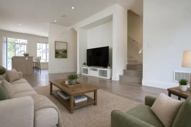 17 11188 72 AVENUE - photo 3 of 36