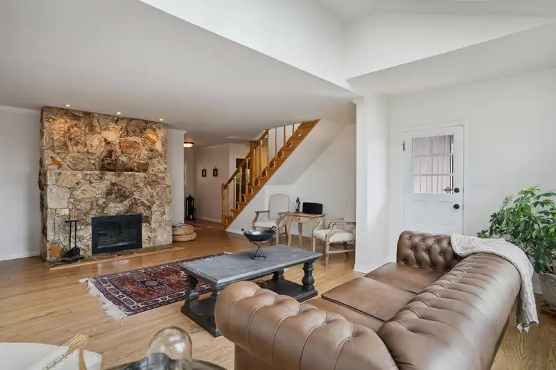 2616 HAYWOOD AVENUE - photo 3 of 20