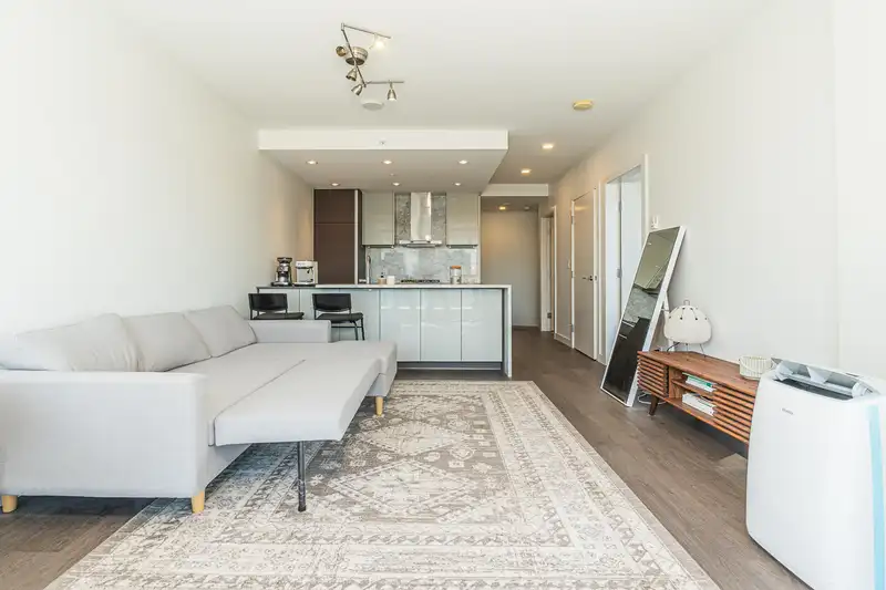 2211 6098 STATION STREET - photo 4 of 28