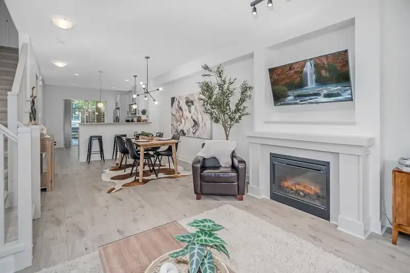 82 2979 156TH STREET - photo 4 of 31