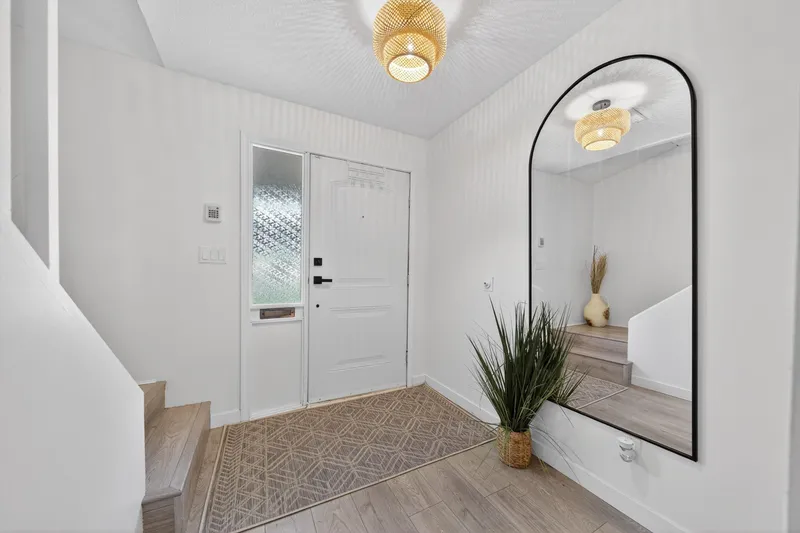 32534 14 AVENUE - photo 3 of 25