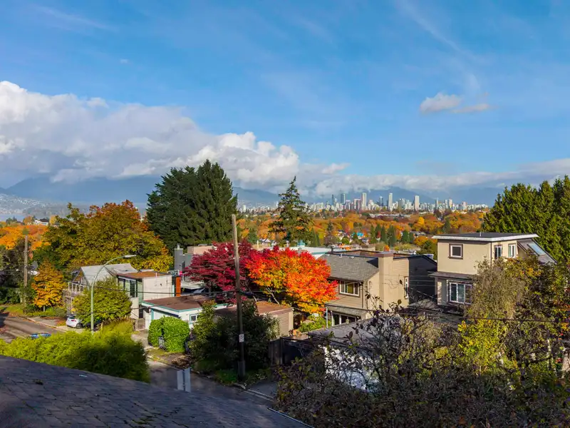 3555 QUADRA STREET - photo 2 of 40