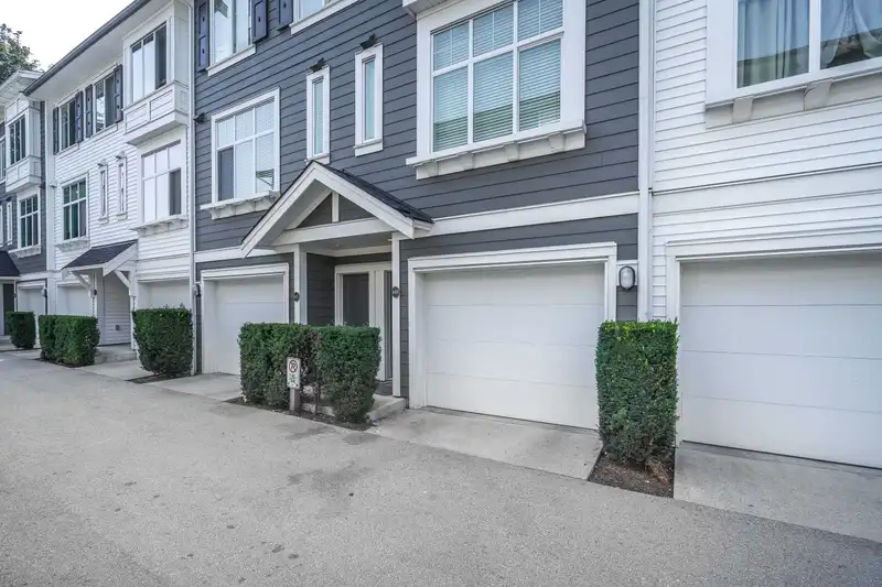 168 15230 GUILDFORD DRIVE - photo 1 of 30