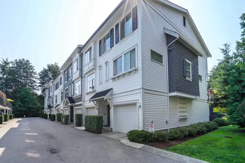168 15230 GUILDFORD DRIVE - photo 2 of 30