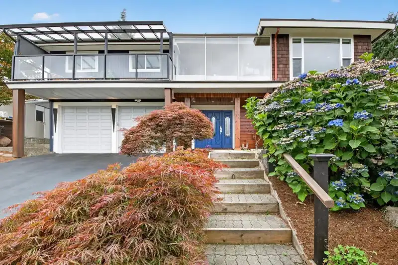 1052 CORONA CRESCENT - photo 1 of 31