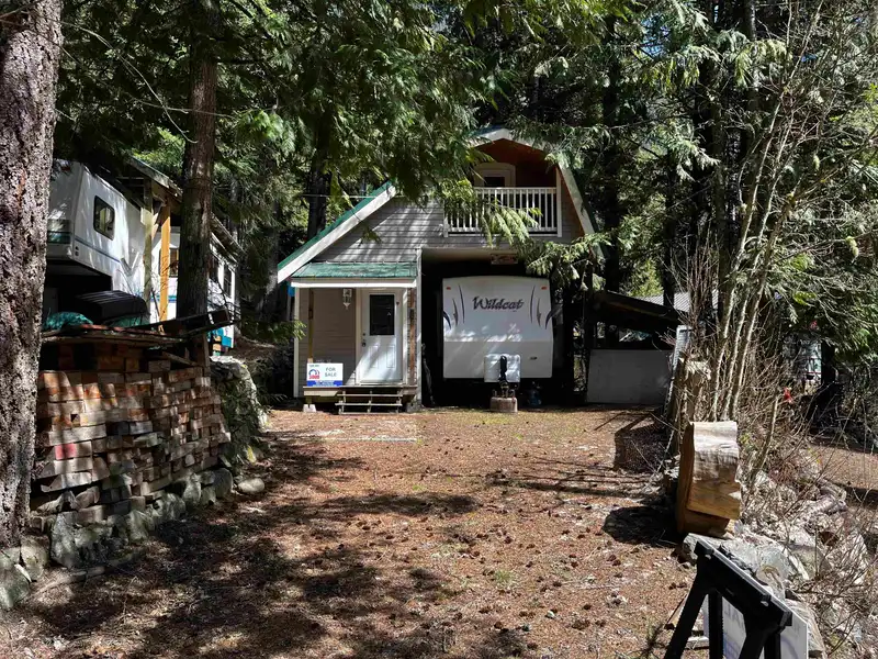 H44 STRAWBERRY LANE - photo 2 of 37
